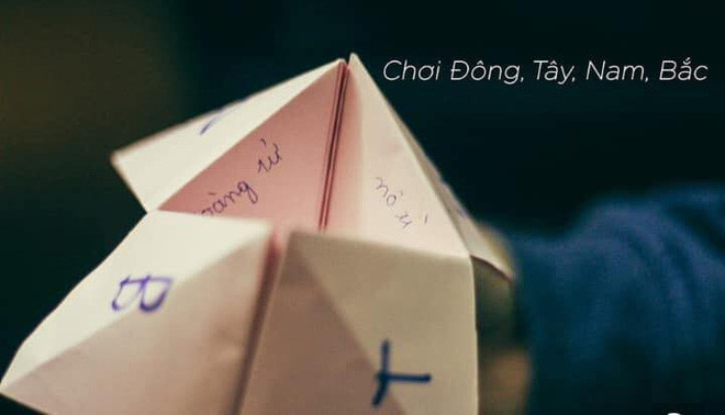 Sang chảnh nhất thời chưa có smartphone có lẽ phải kể đến bộ chơi "điện tử băng" huyền thoại, còn lại, hầu hết những trò giải trí khác đều là là cây nhà lá vườn.