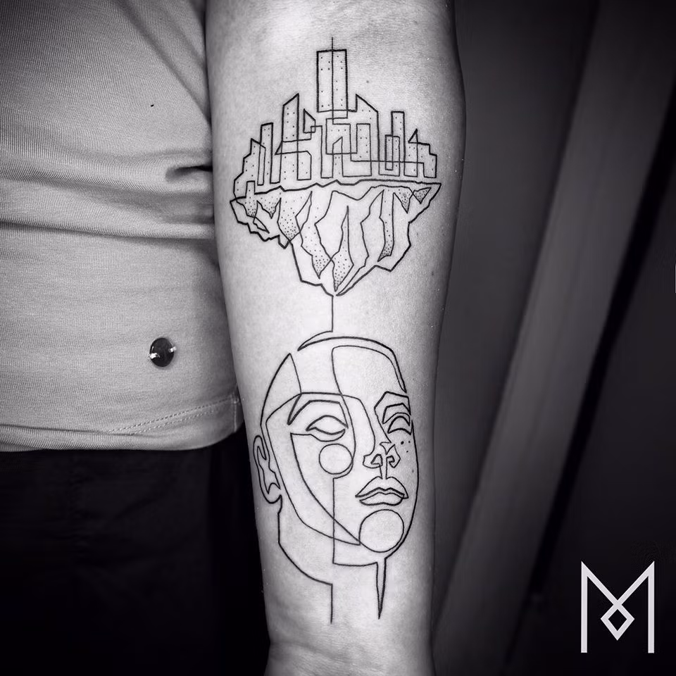 Mo Ganji chia sẻ: "Chính những sự rối ren trong cuộc sống khiến tôi mệt mỏi và tôi đi tìm những nét xăm đơn giản để giúp mình thoát khỏi những suy nghĩ đó".