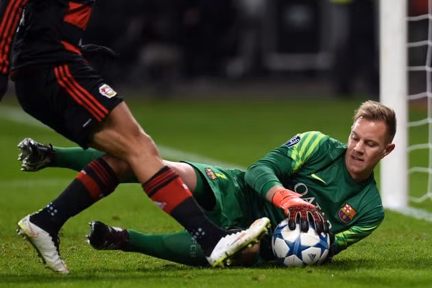 Marc-Andre Ter Stegen gần như không thể cạnh tranh vị trí bắt chính trong khung thành của Barcelona với Claudio Bravo. Trong khi đó, tại xứ sở Sương Mù, Liverpool lại đang vô cùng thèm khát anh.