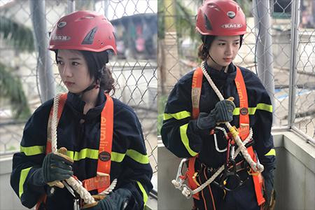 Cô gái Đắk Lắk nổi tiếng với bức ảnh trong trang phục lính cứu hỏa đó là Nguyễn Phương Thảo (SN 1998) hiện là học viên Trung tâm Huấn luyện Hàng không, chuyên ngành An ninh soi chiếu tại Hà Nội.