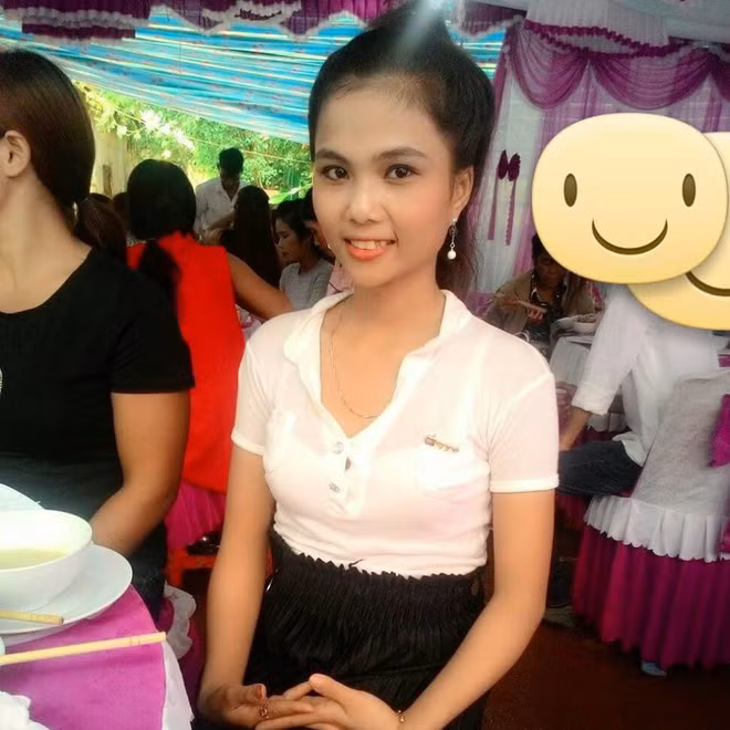 Sau khi tốt nghiệp cấp 3, H'Hen Niê học một năm tại Đại học dự bị Nha Trang, rồi vào TP.HCM trở thành sinh viên Cao đẳng Kinh tế Đối ngoại.