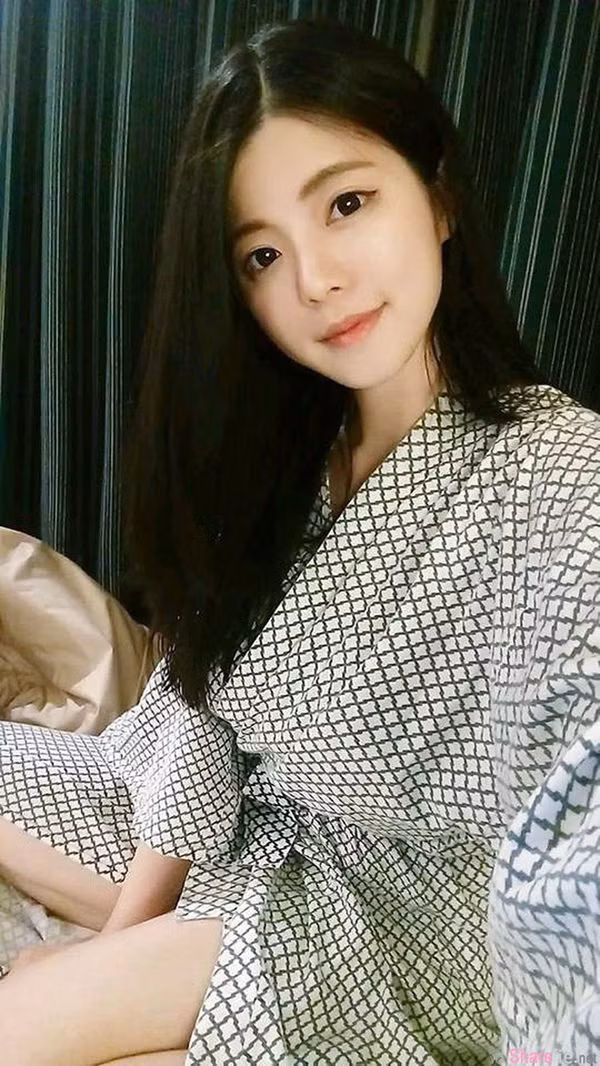 Dù là tiểu thư của xưởng sản xuất và sửa chữa ô tô lớn nhất nhì tại Gia Nghĩa nhưng Nghiên Quân không vì thế mà khoe khoang cuộc sống sang chảnh của mình.