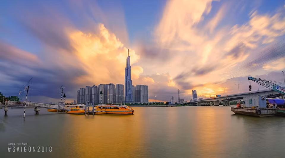 Hay khung cảnh một buổi sáng bình yên bên bờ sông Sài Gòn. Ảnh của thí sinh Nguyễn Tuấn Anh.