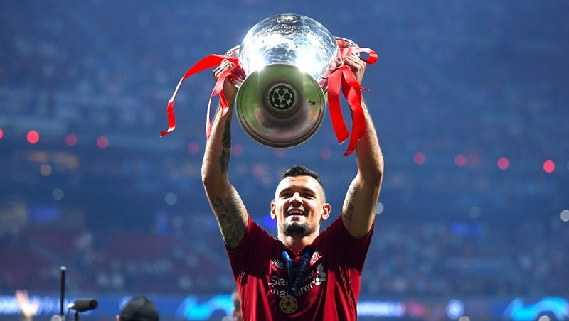 Truyền thông Italia đưa tin AC Milan đang có ý định chiêu mộ Dejan Lovren. Các Milanista có nhiều lí do để tin rằng thương vụ này hoàn toàn khả thi.