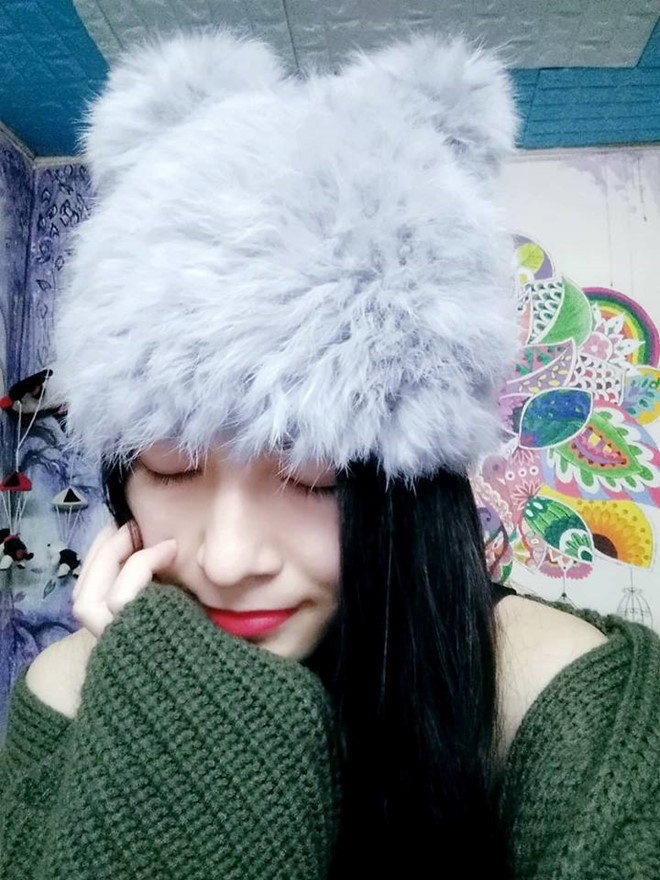 Quỳnh Ngân cho biết khi được nhiều người hỏi xin chụp ảnh, cô vui vẻ đồng ý và không biết hình ảnh của mình gây chú ý tới vậy.