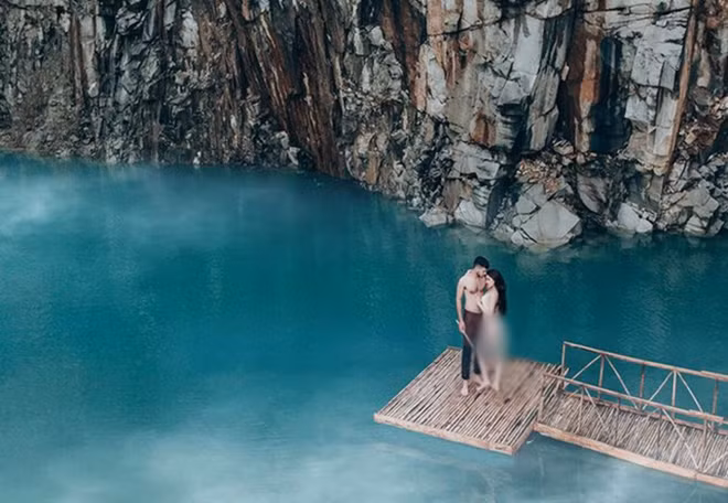 Mặc dù ở thời điểm hiện tại chưa có một bằng chứng nào chứng tỏ, Á hậu Thư Dung là nhân vật tham gia vào đường dây "gái gọi" nghìn USD mới bị "bóc" nhưng trên MXH, không ít những ý kiến trái chiều đã được dân mạng đưa ra.