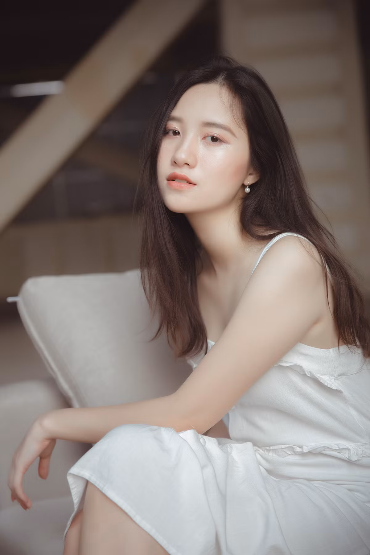 Không chỉ có gương mặt đẹp, nữ sinh 9X Ngoại giao còn có form người khá chuẩn với đôi chân dài thẳng tắp và số đo 3 vòng cân đối.