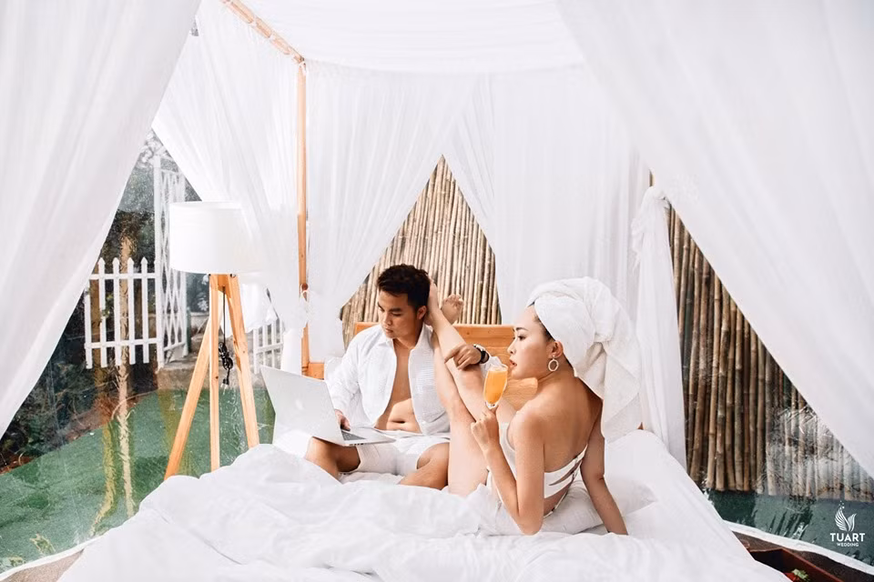 Bên cạnh đó, có không ít bạn comment hoài nghi về tính tiện dụng của căn phòng bong bóng này. Nhiều bạn cho rằng đẹp thì đẹp thật nhưng khi ở sẽ không hề đảm bảo sự thoải mái, riêng tư.