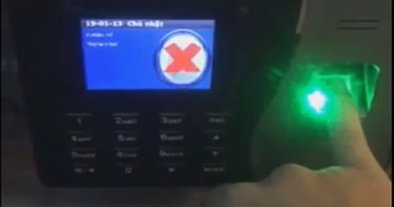 Dan mang ke chuyen “do khoc do cuoi” voi may cham cong van tay