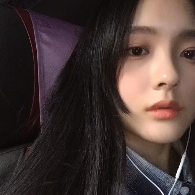 Một hình ảnh khác của Soo Yeon trong chiếc nón lá truyền thống của Việt Nam. Ảnh trong bài: Facebook nhân vật.