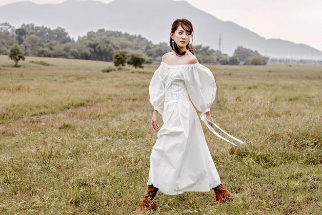 Trên trang cá nhân, cô thường xuyên khoe ảnh mình đang vi vu tận hưởng với những chuyến đi sang chảnh đến nhiều vùng đất khác nhau.