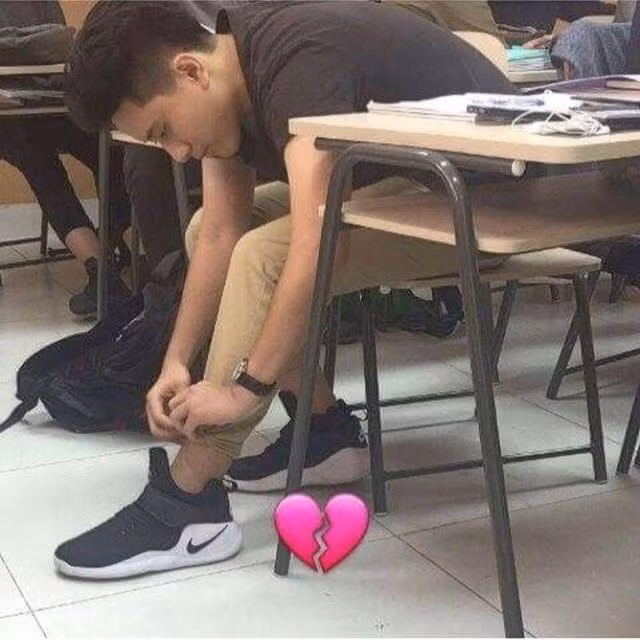 Ngay sau khi những hình ảnh của Nhật Minh được đăng tải công khai trên mạng xã hội, rất nhiều người rất bất ngờ với vẻ ngoài điển trai của chàng nam sinh trường Báo, đặc biệt là những bạn nữ. Họ không ngớt lời khen ngợi cậu bạn này và tìm kiếm thêm những khoảnh khắc đẹp trai trên trang cá nhân Instagram lẫn Facebook của Nhật Minh.