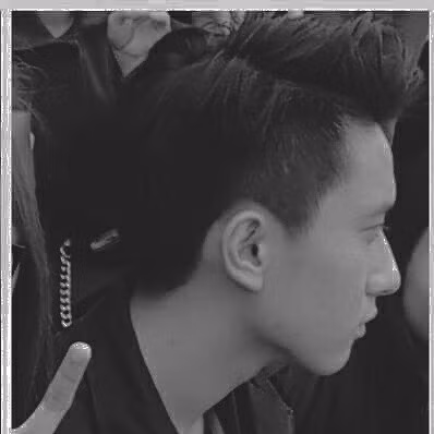 Trên trang cá nhân của Nhật Minh chia sẻ rất ít những khoảnh khắc công khai. Điều này khá hụt hẫng với đại bộ phận các chị em trong cộng đồng mạng. Tuy nhiên, chừng ấy bức ảnh với góc mặt đẹp của sinh viên trường Báo chí này đã đủ khiến nhiều người thỏa mãn.