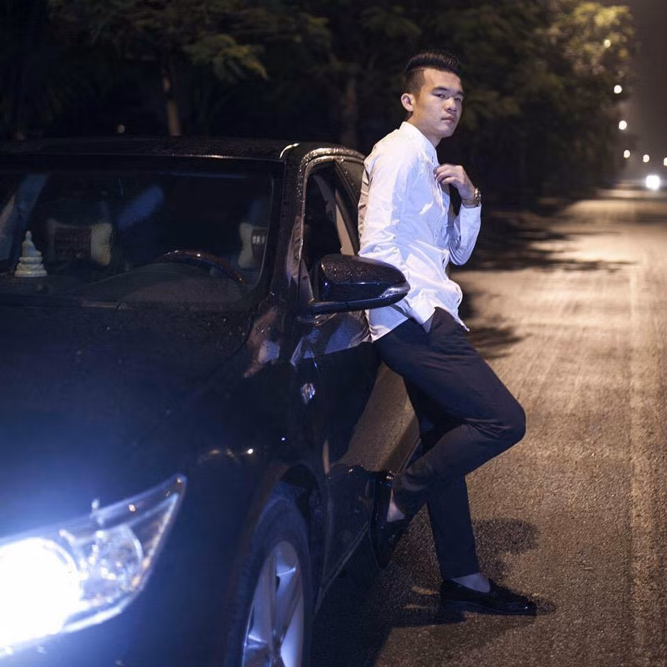 Với nụ cười đẹp và khuôn mặt dễ thương, Hoàng Thịnh luôn là tâm điểm chú ý mỗi khi xuất hiện.