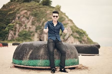 Khi rảnh, Hoàng Thịnh lại dành thời gian đi chơi và không quên chụp lại những bức ảnh để lưu lại những nơi mình đã tới.