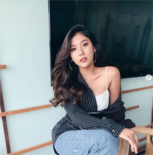 Smile sở hữu những đường nét khuôn mặt ưa nhìn, khả ái nhưng cân nặng vượt chuẩn khiến Smile trông kém hấp dẫn. Chính bản thân cô nàng này cũng tự nhận rằng không mấy tự tin về hình thể tròn trịa. Cô từng tìm nhiều cách để giảm cân cấp tốc như dùng thực phẩm chức năng, nhịn ăn nhưng đều không ăn thua.