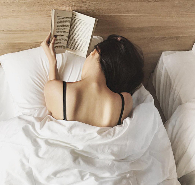 Theo nhiều người nhận xét, những bức ảnh "giường chiếu" của Hà Lade giống hệt người mẫu nước ngoài.