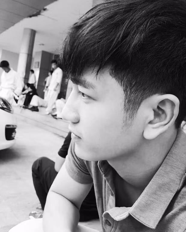 Cũng như nhiều nhân vật khác bỗng chốc nổi tiếng trong cộng đồng mạng, Vũ Duy gặp rất nhiều vấn đề, nam thiếu úy tiết lộ nhiều người đã vào trang cá nhân của anh nhận xét, bình luận không hay, thậm chí còn tìm lại ảnh cũ phát tán lên mạng.