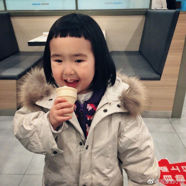 Cô bé “thánh ăn” ngày nào từng gây sốt vì quá đáng yêu giờ ra sao? Co be “thanh an” ngay nao tung gay sot vi qua dang yeu gio ra sao?