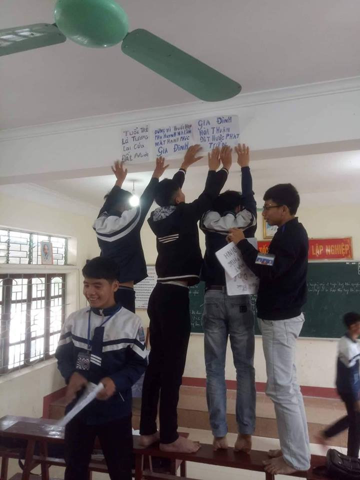 Ngay sau khi xuất hiện, những tấm poster này đã nhận được sự theo dõi của các dân mạng.