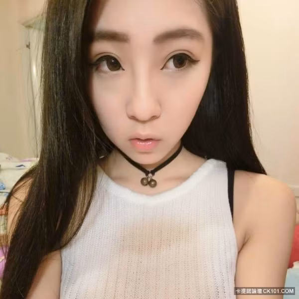 Chính bản thân cô gái 9X này cũng không ngờ được rằng sau khi những bức ảnh của bản thân được chia sẻ lại thu hút lượng lớn cư dân mạng tới như vậy.