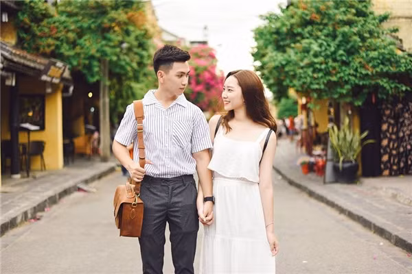 Sau khi bất ngờ nổi tiếng và được cư dân mạng khen ngợi vẻ đẹp của mình, Ngọc Lâm khiến tốn cho rằng mình đẹp ở mức bình thường chứ không đến nỗi quá đẹp đến mức mọi người phải ca ngợi. Bên cạnh đó, 9X trường Kinh tế Quốc dân cũng không quên cám ơn những tấm chân tình mà bạn bè cùng trường cũng như nhiều người dành cho mình.