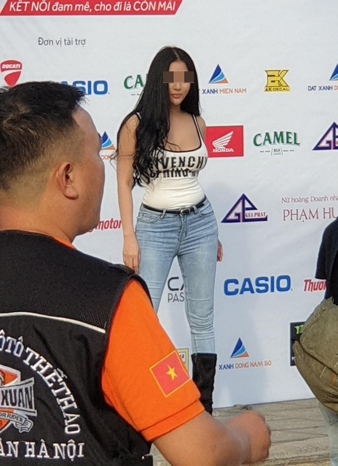 Ngọc Phụng từng tham gia nhiều show về ngành xe tại Việt Nam với những hình ảnh nóng bỏng.