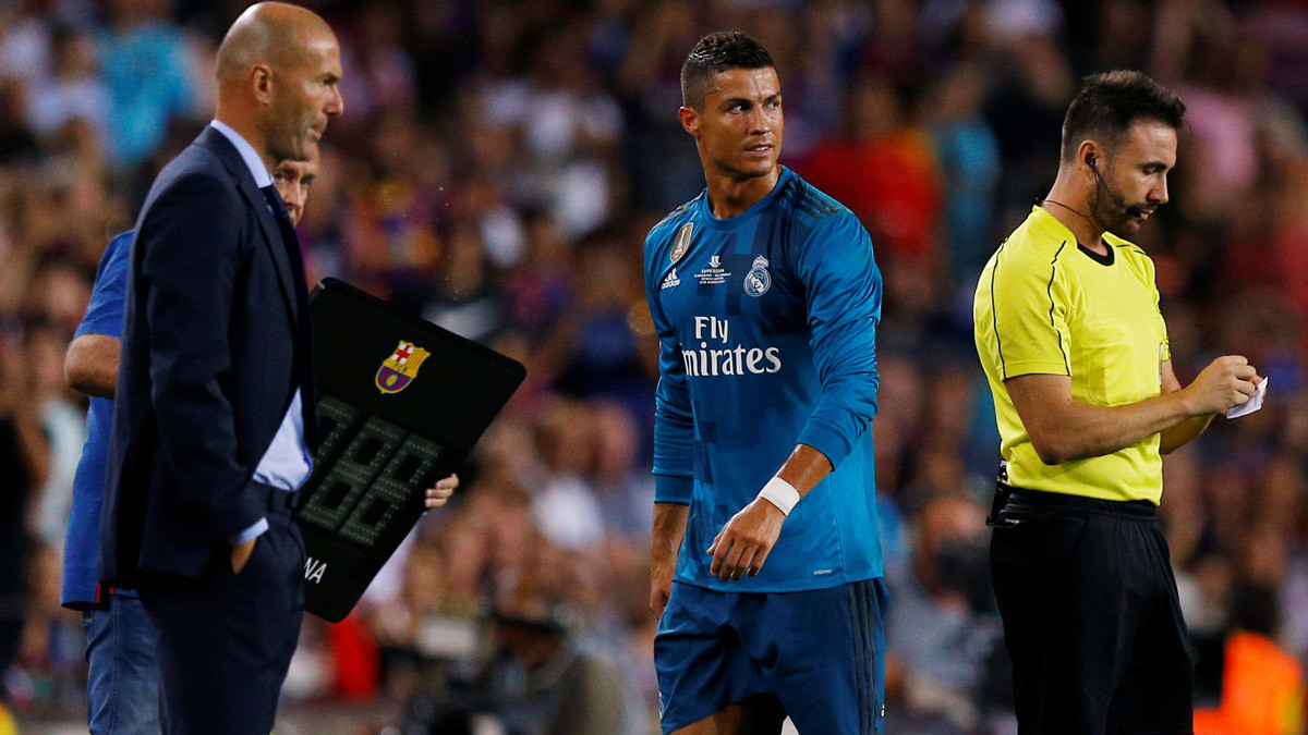 Ronaldo muốn bộ ba "BBC" cùng đá chính ở trận lượt về vòng 1/8 Champions League. Tuy nhiên, HLV Zidane không đồng ý và siêu sao Bồ Đào Nha muốn làm phản.