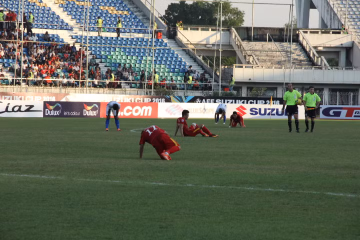 Tuy nhiên vượt qua khó khăn, ĐT Việt Nam đã có chiến thắng thứ 2 liên tiếp qua đó vững ngôi đầu bảng B và chắn chắc có vé tới vòng bán kết AFF Cup 2016.