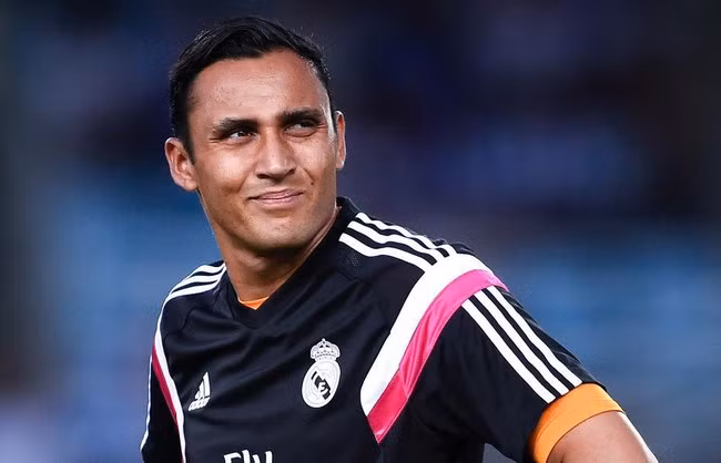 Chuyển nhượng bóng đá từ The Mirror, Keylor Navas nhiều khả năng sẽ chuyển đến MU khi Quỷ đỏ đang rất cần tìm kiếm một thủ môn chất lượng, đặc biệt khi "cột trụ" David De Gea có dấu hiệu suy giảm phong độ nghiêm trọng ở mùa vừa rồi.