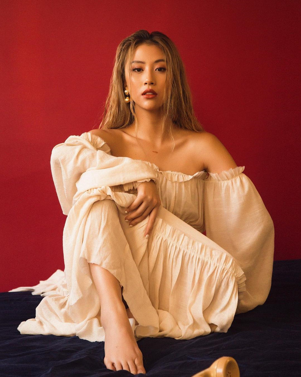 Là một trong những hot girl nổi tiếng nhất bây giờ, Quỳnh Anh Shyn (Phí Quỳnh Anh, 22 tuổi) sớm định hướng bản thân theo con đường nghệ thuật. Hot girl sinh năm 1996 dần khẳng định được bản thân qua việc làm mẫu ảnh, diễn xuất và trở thành gương mặt đại diện cho nhiều thương hiệu.