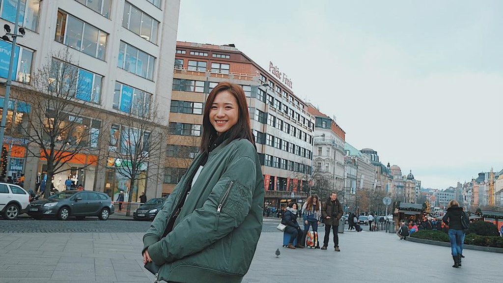 Trâm Anh (23 tuổi) được mệnh danh là một trong những hot girl có mặt mộc thu hút nhất. Chuyện tình hạnh phúc của cô và JustaTee khiến nhiều bạn trẻ ngưỡng mộ. Cả hai vừa có cái kết đẹp cho chuyện tình 5 năm khi tổ chức lễ ăn hỏi vào cuối tháng 3 vừa qua.