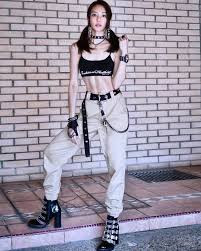 Ngoài phần lớn thời gian luyện tập piano và ballet, Cathryn dành một khoảng thời gian nhất định trong ngày để rèn luyện thể lực và vóc dáng trong phòng gym.