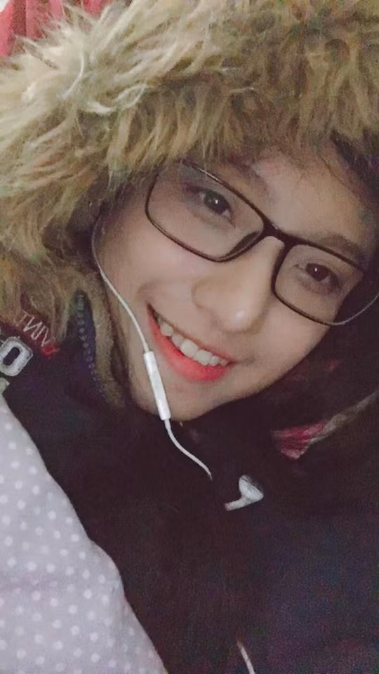 "Mình thấy bà cụ hiền lành, phúc hậu lại có hoàn cảnh đáng thương. Bà mình mất đã lâu, nên mình bị ám ảnh khi thấy những người già neo đơn. Mình thấy hình bóng của bà mình trong đó nên mình giúp", Linh nói thêm.