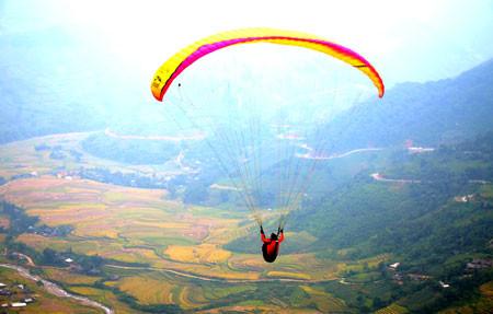 Ngoài là điểm du lịch hấp dẫn du khách bằng du lượn, Tây Bắc cũng là địa điểm thường xuyên được CLB Vietwings Hanoi lựa chọn để tổ chức cuộc thi bay dù lượn.