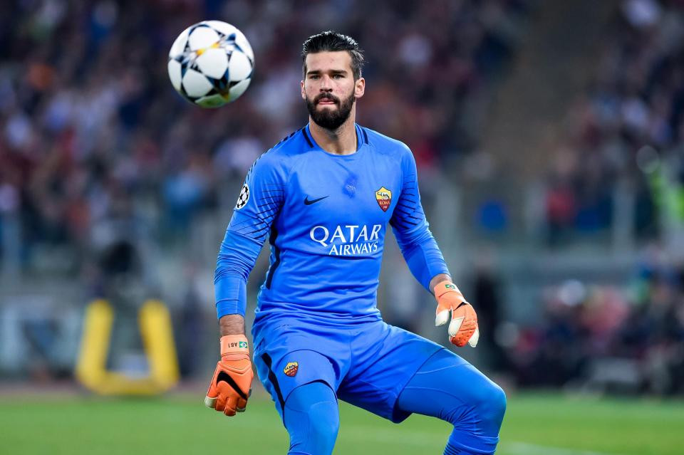 Chuyển nhượng cầu thủ từ Calcio, trước nguy cơ mất De Gea, M.U đã vào cuộc hỏi mua "người nhện" Alisson của Roma