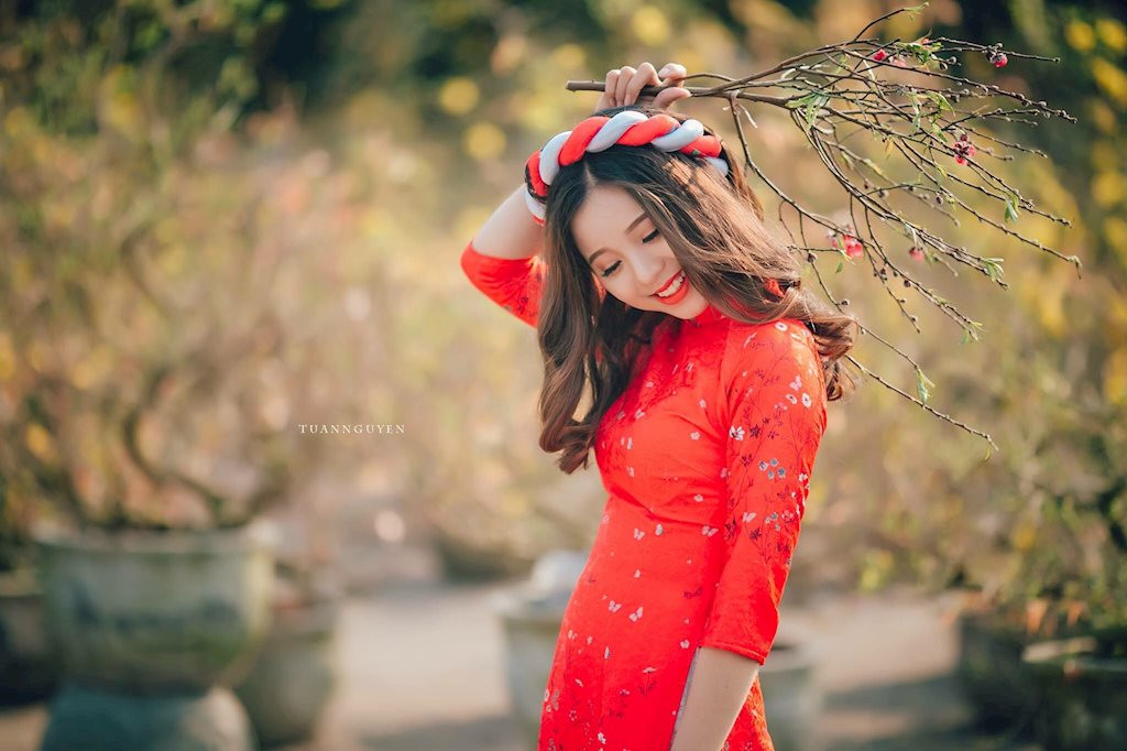 Không chỉ chiếm cảm tình bởi "ảnh đại diện" xinh đẹp, Hằng Nga còn gây ấn tượng cho bạn bè xung quanh bởi lối nói chuyện gần gũi và việc tích cực tham gia vào các hoạt động thiện nguyện.