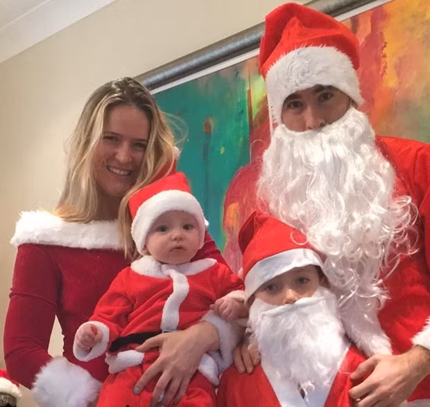 Raluca Gold-Fuchs đang là chuyên gia phân tích của hãng Raluca Gold-Fuchs ở New York. Vì vậy, vợ chồng hậu vệ người Áo rất hiếm khi gặp gỡ nhau trong năm qua. Họ đã có cùng nhau hai đứa con là Anthony (1 tuổi) và Ethan (7 tuổi).