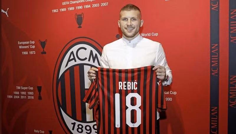Chuyển nhượng cầu thủ từ The Sun, AC Milan mang cầu thủ người Croatia là Ante Rebic về sân San Siro trong ngày cuối thị trường chuyển nhượng mùa hè.