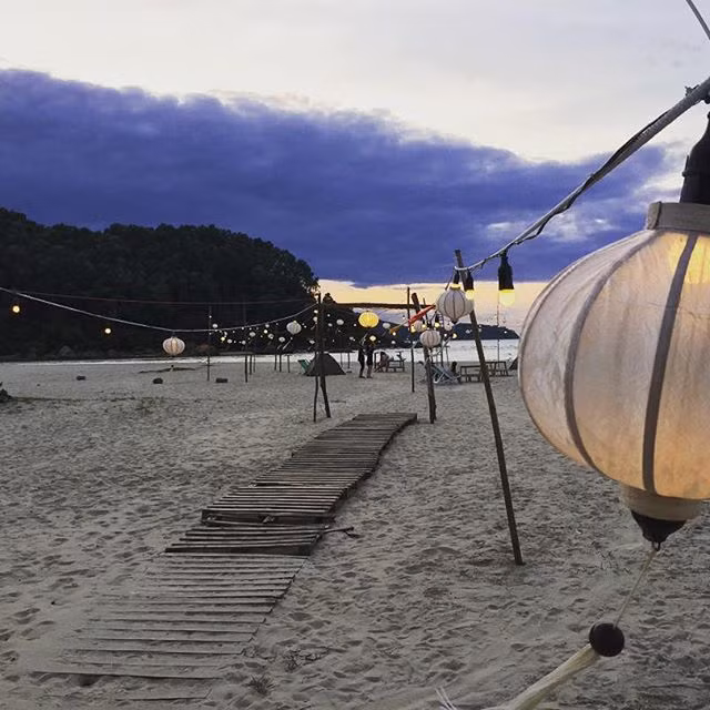 Khung cảnh chiều xuống vô cùng đặc sắc của Cảnh Dương Beach Camp khiến nhiều bạn trẻ bị hút hồn và nóng lòng muốn tới nơi đây. Ảnh: Cảnh Dương Beach Camp.