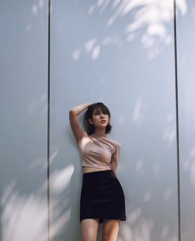 Nhờ sở hữu nét đẹp sắc sảo được pha trộn từ hai dòng máu Việt - Ba Lan cùng phong cách thời trang chất lừ, Klaudia Nguyễn là cái tên nổi đình đám trong cộng đồng mạng từ khi còn du học tại Malaysia.