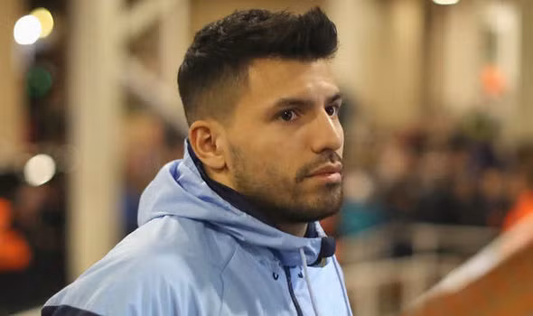 Sergio Aguero đang bày tỏ ý định muốn đầu quân cho Real mùa hè tới, sau khi mối quan hệ với HLV trưởng Pep Guardiola trở nên căng thẳng.