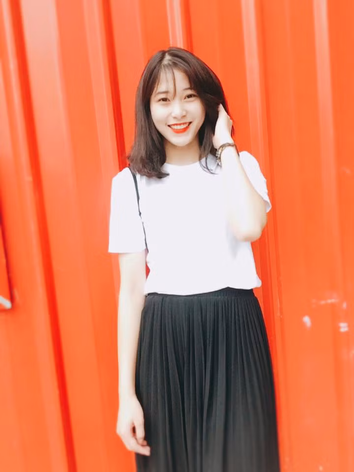 Trang cá nhân của Huyền Đặng đang thu hút gần 4.000 người theo dõi. Con số này chắc chắn sẽ không dừng lại trong thời gian tới khi những hình ảnh của cô gái này đang dần dần phủ sóng toàn mạng xã hội.