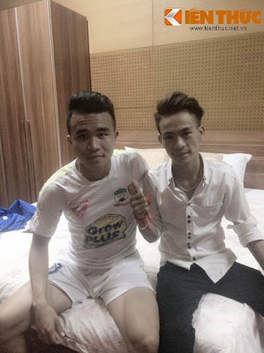 Sau một thời gian sinh sống và làm nghề tại Đà Nẵng, Hữu Lộc đã ra Hà Nội và cùng làm tại một salon tóc với một người anh em.