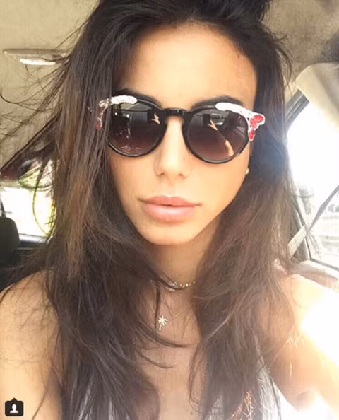 Không chỉ được biết đến với nghề nghiệp là người mẫu, cô bạn gái của Simone Zaza còn khiến nhiều người bất ngờ khi là một blogger có những bài viết thời trang hết sức xuất sắc.