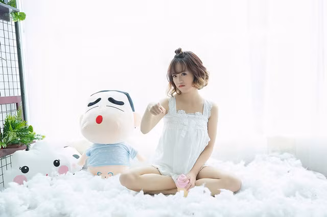 MaiLinhzuto là biệt danh của Hoàng Mai Linh, cô nàng này sở hữu một bảng thành tích đẹp như mơ sau khi tốt nghiệp cấp 3 trường chuyên Yên Bái với tấm bằng giỏi và hiện tại đang là sinh viên năm cuối đại học Bách Khoa Hà Nội.