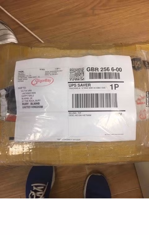 Câu chuyện về phi vụ lừa đảo bán hàng online trên hiện đang gây rất nhiều bức xúc cho cư dân mạng vì thái độ làm ăn lừa đảo của B.N. Cư dân mạng cũng truyền nhau câu chuyện này để mọi người tránh không gặp tình huống tương tự với cô nàng bán hàng online này.