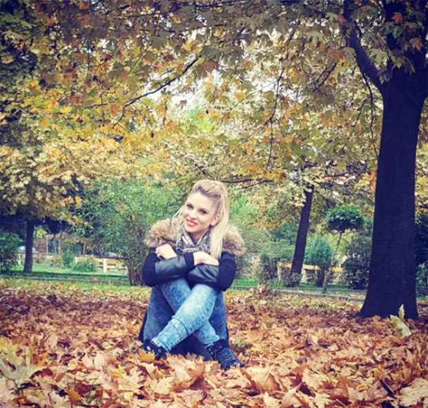 Cái tên Anisa Zani xuất hiện rộng rãi trên các trang báo, sau khi cô được bình chọn là một trong những người phụ nữ đẹp nhất bang Albania.