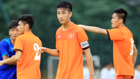 Cùng với Quang Hải, Văn Hào, Trọng Đại là một trong ba cầu thủ được bổ sung kịp thời cho đội U19 Việt Nam ở VCK U19 châu Á 2016. Cầu thủ người Hải Dương này đã cùng với đồng đội Bùi Tiến Dụng hợp thành bức tường phòng ngự vững vàng làm nản lòng hàng công đối thủ tại VCK U19 châu Á 2016 vừa qua. Ảnh trong bài: TTVN/Báo Bóng đá.