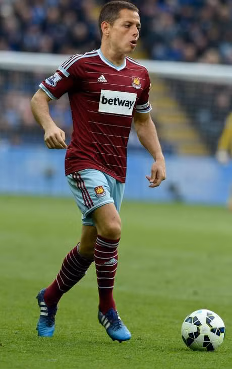 Chicharito sắp trở lại NHA, điểm đến không phải M.U: Nguồn tin từ Sky Sports cho biết, CLB West Ham hy vọng nhanh chóng giải quyết thương vụ chiêu mộ Javier Hernandez ngay trong tuần này.